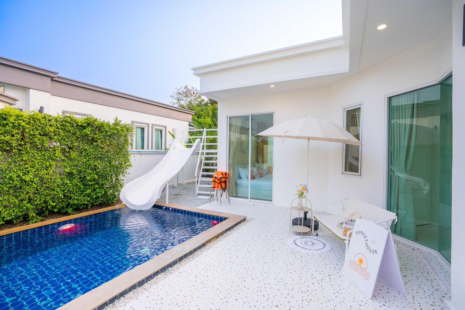 Sunset House